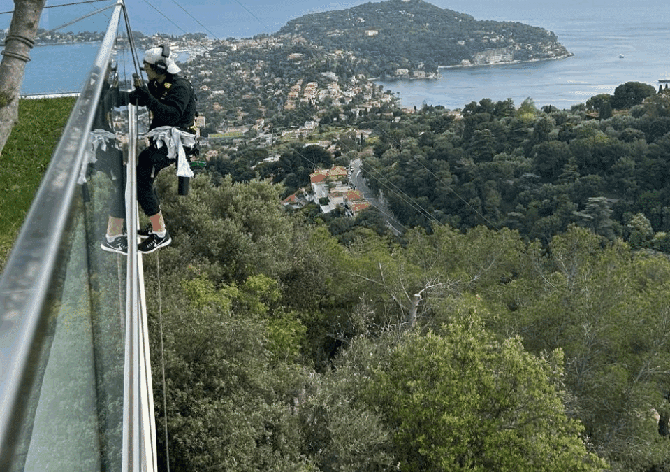 Les défis du métier de  cordiste : froid, vent et adrénaline